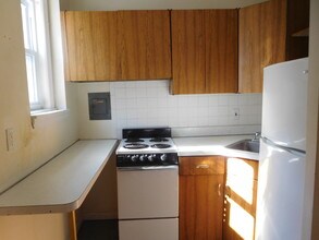 2018 Commonwealth Ave in Boston, MA - Building Photo - Building Photo