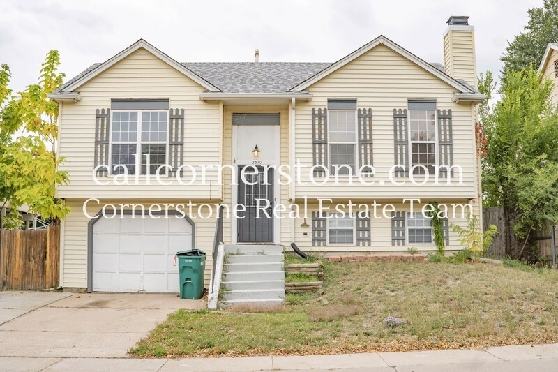 2570 Clarendon Dr in Colorado Springs, CO - Building Photo