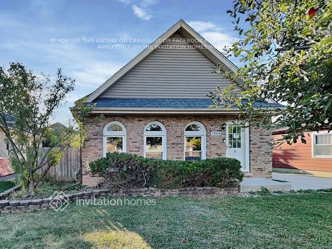property at 10528 S 83rd Ave