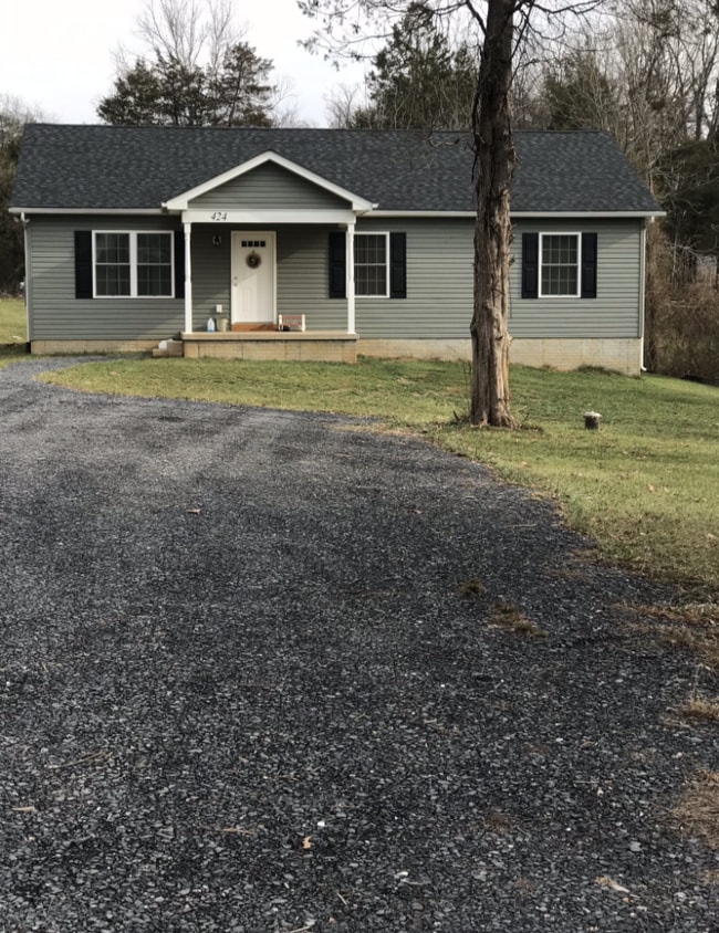 property at 3385 Howellsville Rd
