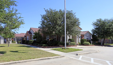 Reed Parque Townhomes in Houston, TX - Building Photo - Building Photo