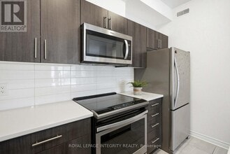 40 Jaguar Pvt in Stittsville, ON - Building Photo - Building Photo