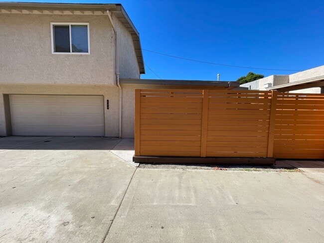 244 El Medio St in Ventura, CA - Building Photo - Building Photo