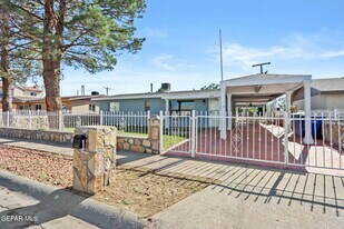390 Arvin Cir in El Paso, TX - Building Photo