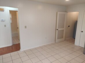 3442-3442 Heatherfield Dr, Unit 3442 in Louisville, KY - Building Photo - Building Photo