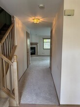 10221 NE 138th Pl in Kirkland, WA - Building Photo - Building Photo