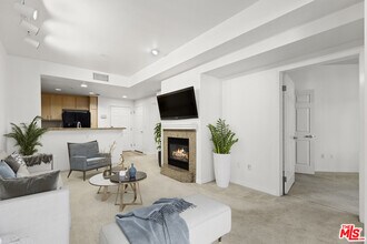 160 S Hudson Ave-Unit -102 in Pasadena, CA - Building Photo - Building Photo
