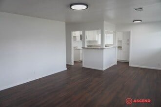 1409 Wilson Rd in Bakersfield, CA - Building Photo - Building Photo