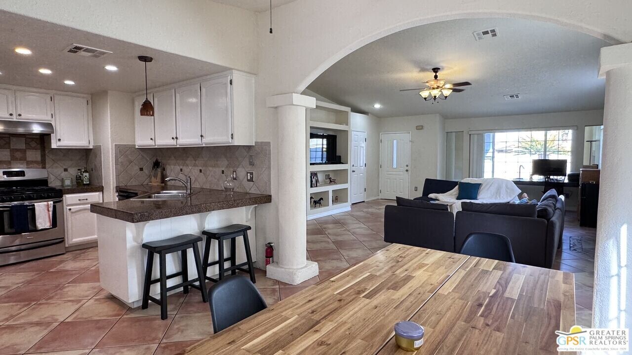 51905 Avenida Rubio in La Quinta, CA - Building Photo