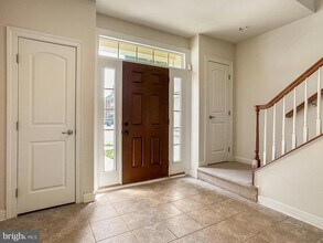 42365 Pine Forest Dr in Chantilly, VA - Building Photo - Building Photo