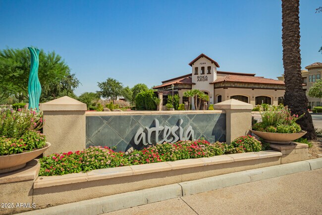 7297 N Scottsdale Rd in Paradise Valley, AZ - Building Photo - Building Photo