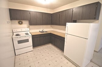 54 Allanbrooke Dr in Yorkton, SK - Building Photo - Building Photo