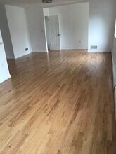 25130 57th Ave, Unit 1st Floor in Little Neck, NY - Foto de edificio - Building Photo