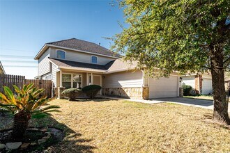 930 Lancaster Lake Dr in Houston, TX - Building Photo - Building Photo
