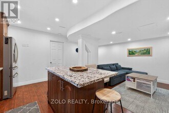 20 Bridesburg Dr in Toronto, ON - Building Photo - Building Photo