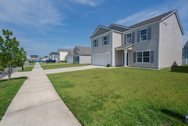 135 Davila St in Hinesville, GA - Building Photo - Building Photo