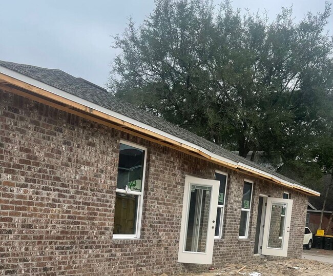 944 Ashley Ln in Fort Walton Beach, FL - Building Photo - Building Photo