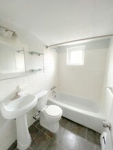 Rutledge Court in Rutledge, PA - Foto de edificio - Interior Photo