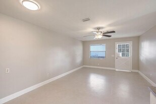 3147 Naylor Terrace in Fort Pierce, FL - Building Photo