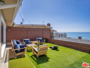 22605 Pacific Coast Hwy in Malibu, CA - Building Photo - Building Photo