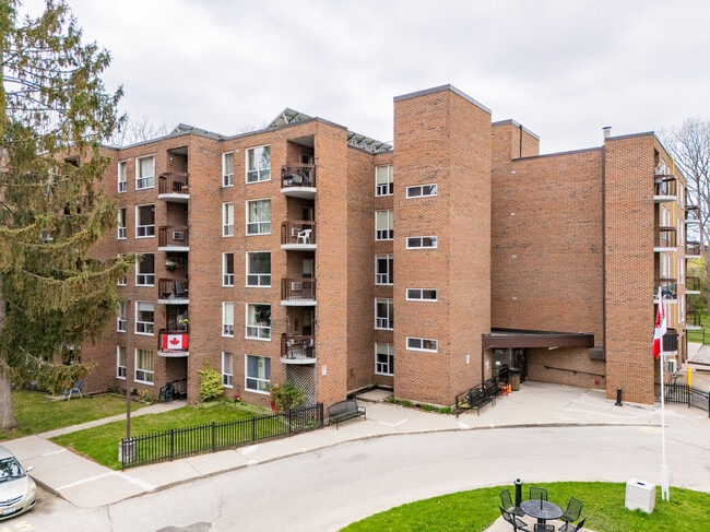 95 Concession St