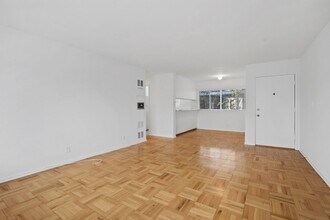 303 California Ave in Santa Monica, CA - Building Photo - Building Photo