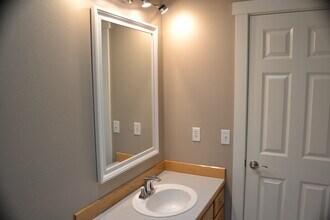 208 Boylston Ave E, Unit #1 in Seattle, WA - Building Photo - Building Photo