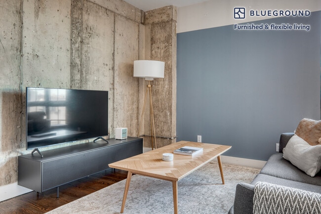 187 Kent Ave in Brooklyn, NY - Building Photo - Building Photo