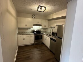 1825 Saint Julian Pl, Unit 5E in Columbia, SC - Foto de edificio - Building Photo