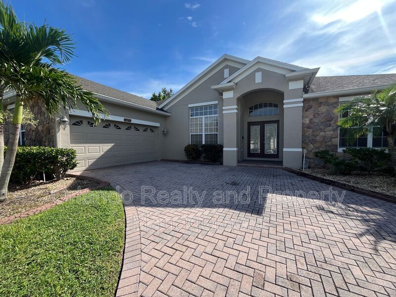 2742 Cardassi Dr in Ocoee, FL - Building Photo
