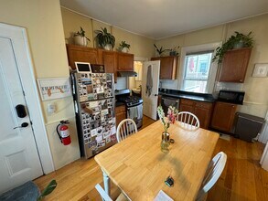 12 Claremon St, Unit 1 in Somerville, MA - Building Photo - Building Photo