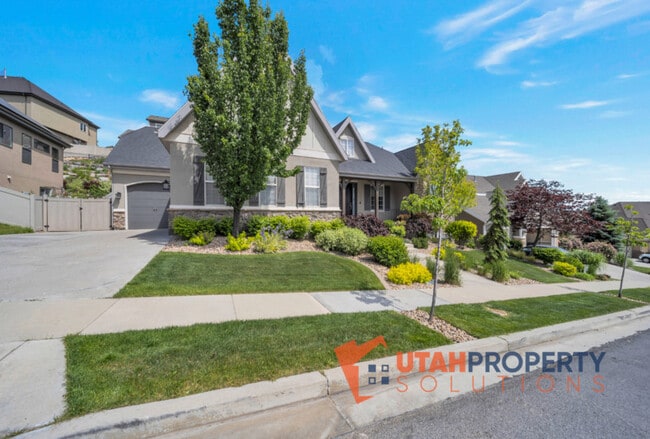 property at 5146 N Ravencrest Ln