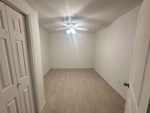 2415 Blackridge Rd in Houston, TX - Building Photo - Building Photo