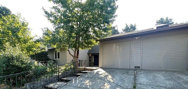 property at 2410 SE 9th Ct