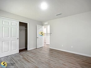 25 Bunker Knolls Ln, Unit B in Palm Coast, FL - Foto de edificio - Building Photo