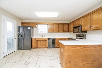 300 Stafford Ct in Smyrna, TN - Foto de edificio - Building Photo