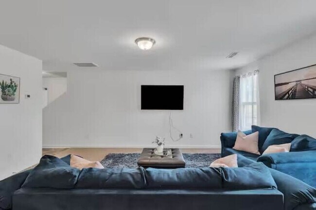 2017 Peggy Joe Wy, Unit ID1391420P in Greensboro, NC - Building Photo - Building Photo