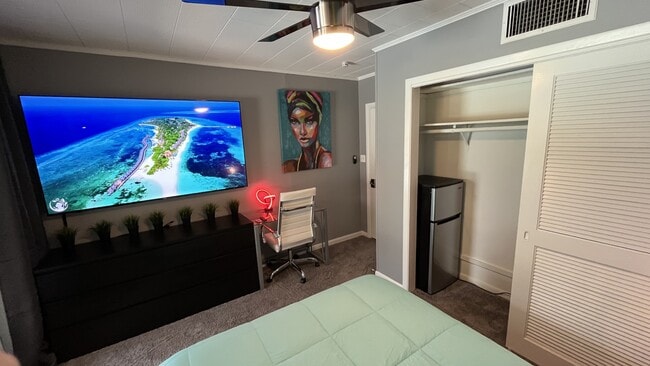 1511 S John Young Pkwy in Orlando, FL - Building Photo - Building Photo