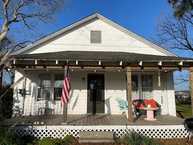 144 Ray Davis Rd in Marshallberg, NC - Building Photo - Building Photo