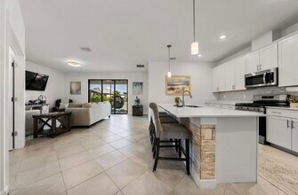 15246 Serene Shores Loop in Bradenton, FL - Foto de edificio - Building Photo