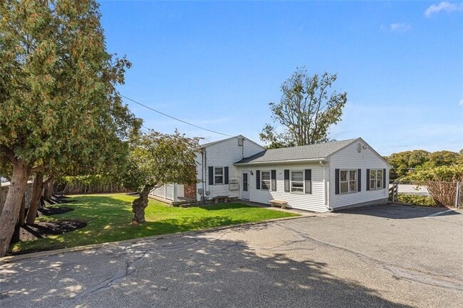 3421 Pawtucket Ave in East Providence, RI - Building Photo - Building Photo