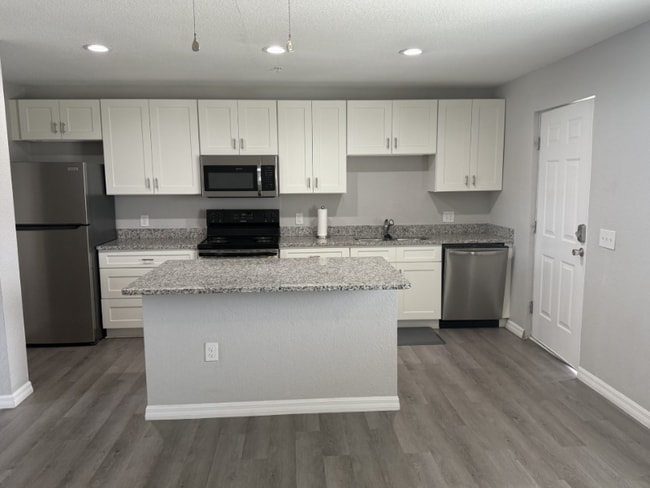 1925 Ave O SW