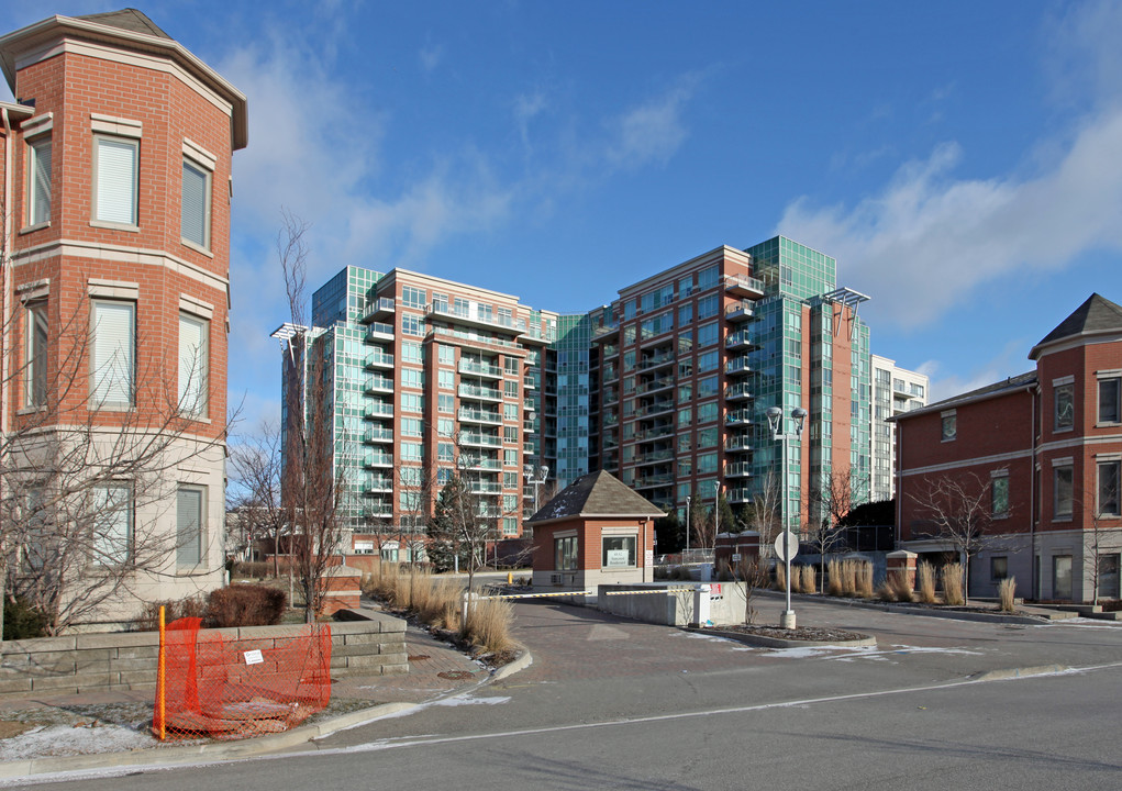 Thornhill Towers in Markham, ON - Building Photo