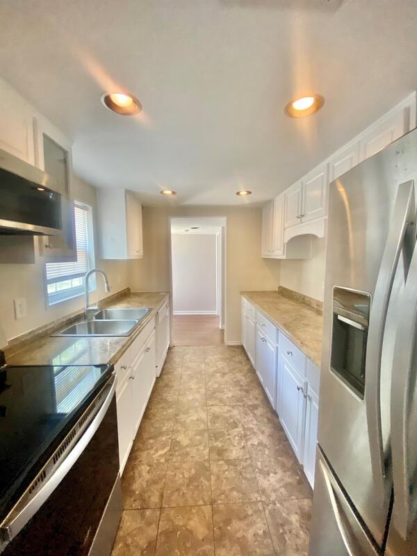 2319 Lewis St in Crestview, FL - Building Photo - Building Photo