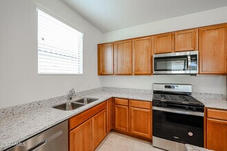 9037 W Luke Ave in Glendale, AZ - Building Photo - Building Photo