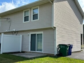420 Village Ln, Unit 420B in Christiansburg, VA - Building Photo - Building Photo