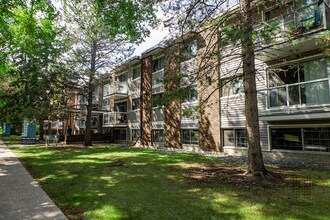 McCam 1 Apartments in Edmonton, AB - Building Photo - Building Photo