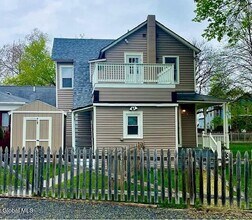 110 Van Dam St in Saratoga Springs, NY - Building Photo - Building Photo