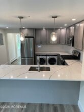 33 Lower Main St in Matawan, NJ - Building Photo - Building Photo