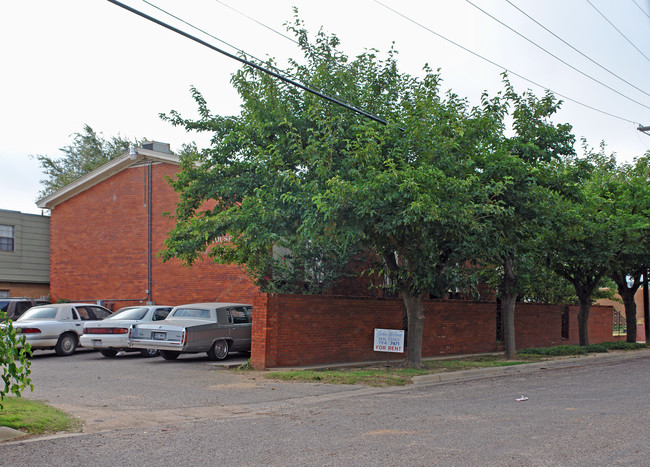 2109 Raleigh Ave in Lubbock, TX - Building Photo - Building Photo